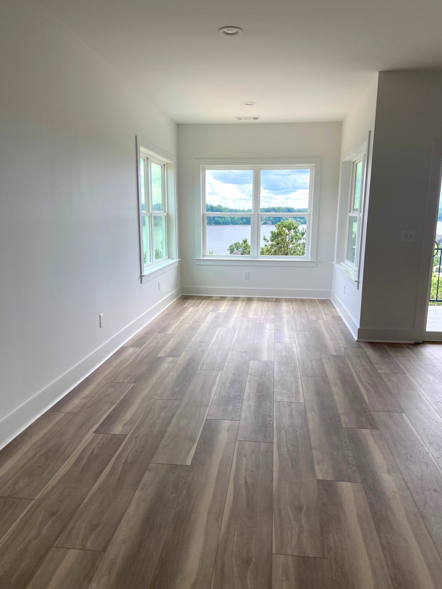 Building Photo - 1174 Ranch Marina Rd