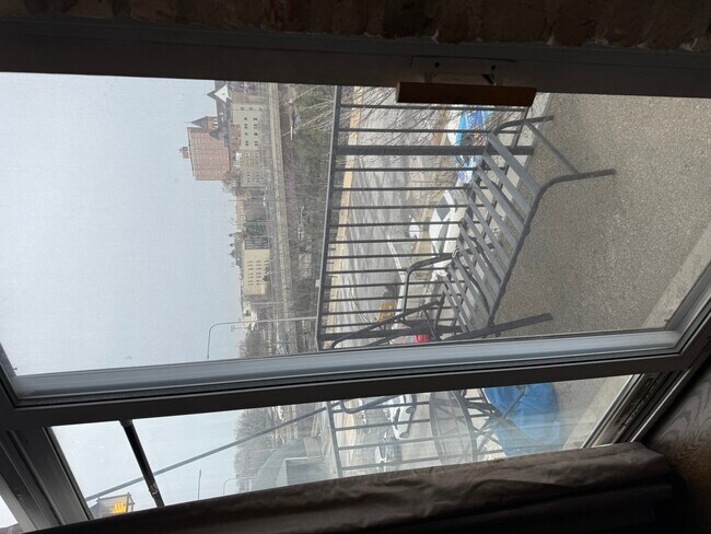 Building Photo - 949 N Willard Ct