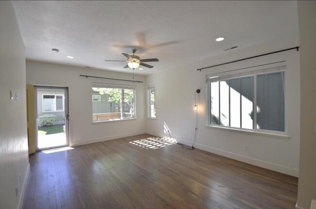 Building Photo - 291 E Thurman Mill Ln