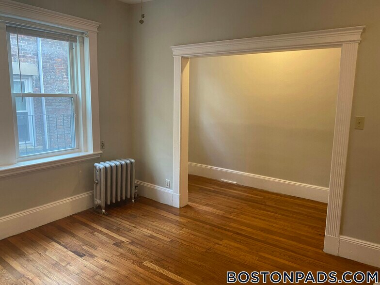 Building Photo - 38 Hemenway St
