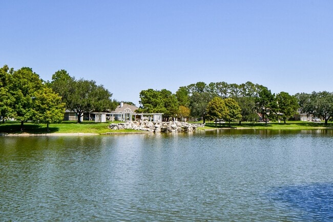 Building Photo - 835 Victoria Lakes Dr