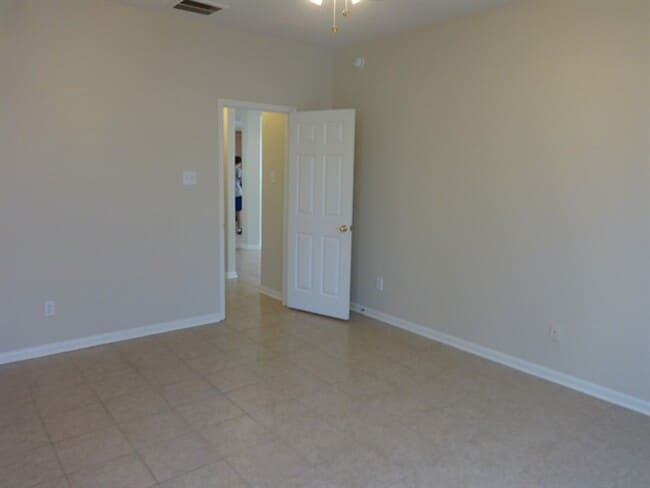 Building Photo - 16927 Jelly Park Stone Dr