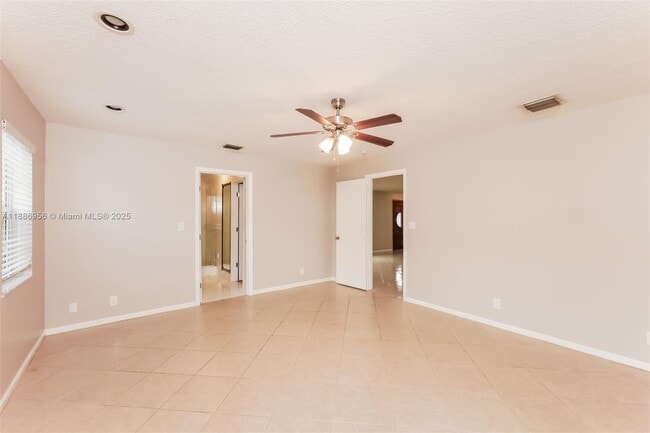 Building Photo - 7131 NW 46th Ct