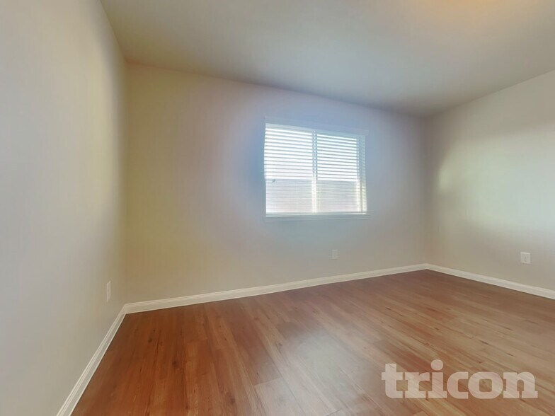 Building Photo - 21426 Jamals Way