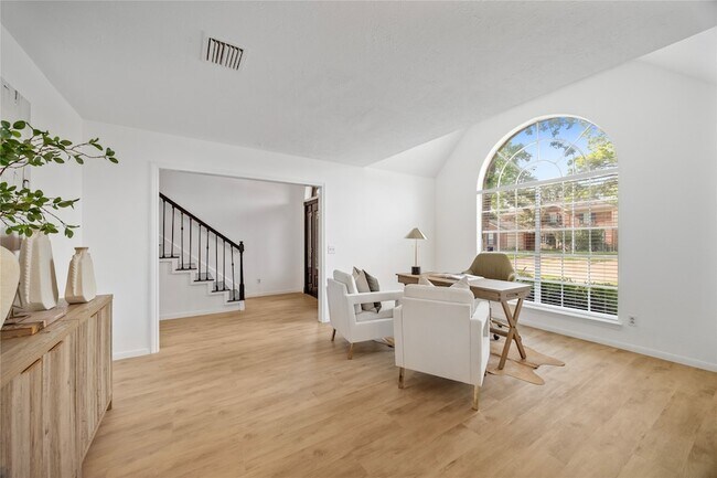 Building Photo - 10310 Minturn Ln
