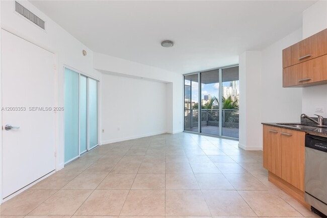 Building Photo - 350 S Miami Ave