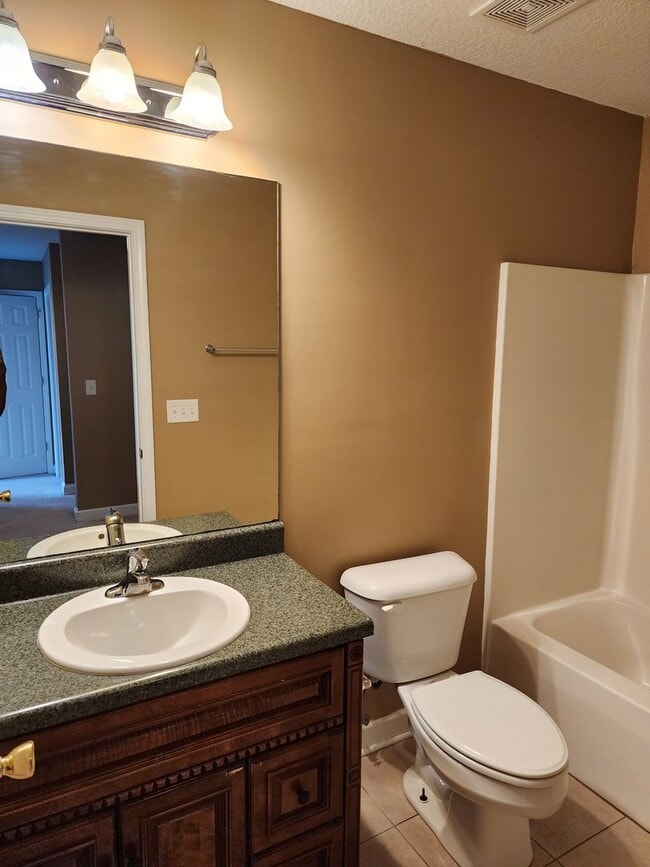 Building Photo - 122 Governors Blvd