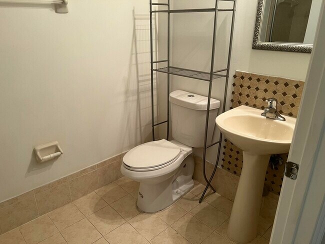 Building Photo - 150 Jacaranda Country Club Dr