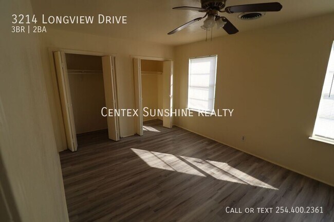 Building Photo - 3214 Longview Dr