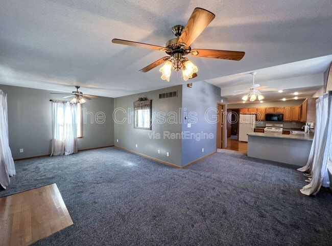 Building Photo - 402 S Illinois St