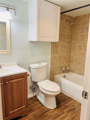 Building Photo - 7445 Sandhurst Ln S
