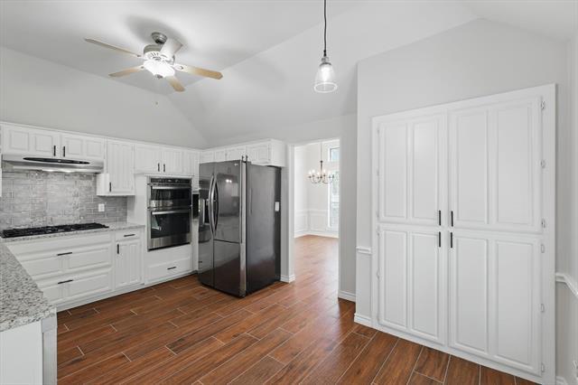 Building Photo - 501 Meadowood Ln