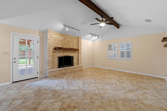 Building Photo - 10305 Caracara Dr