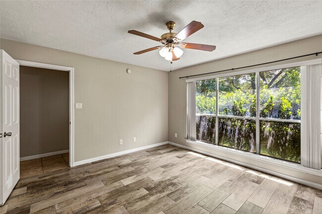 Building Photo - 170 April Cove