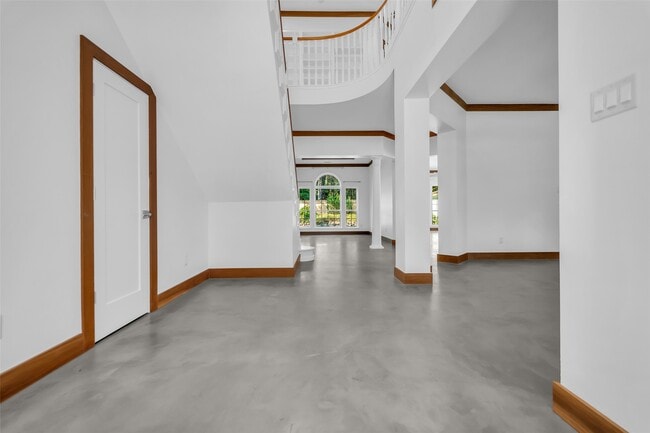 Building Photo - 106 N Floral Leaf Cir