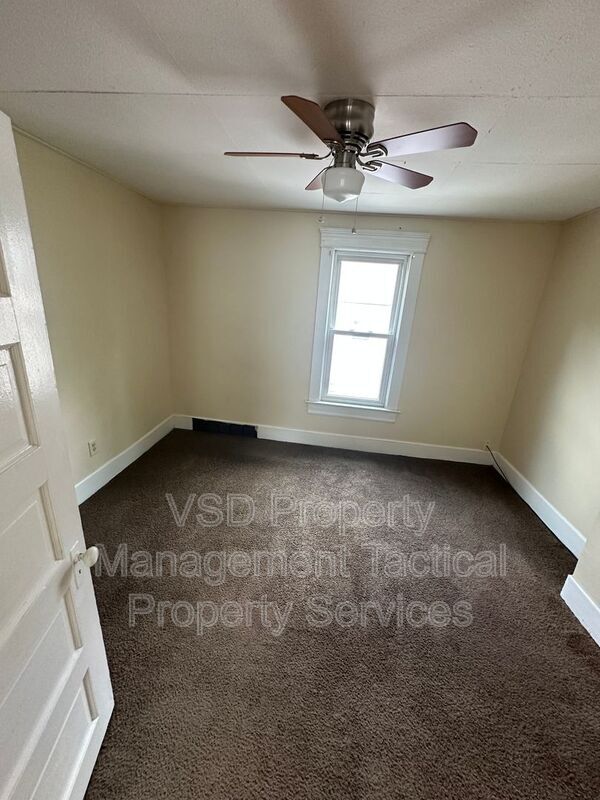 Building Photo - 4413 Woburn Ave