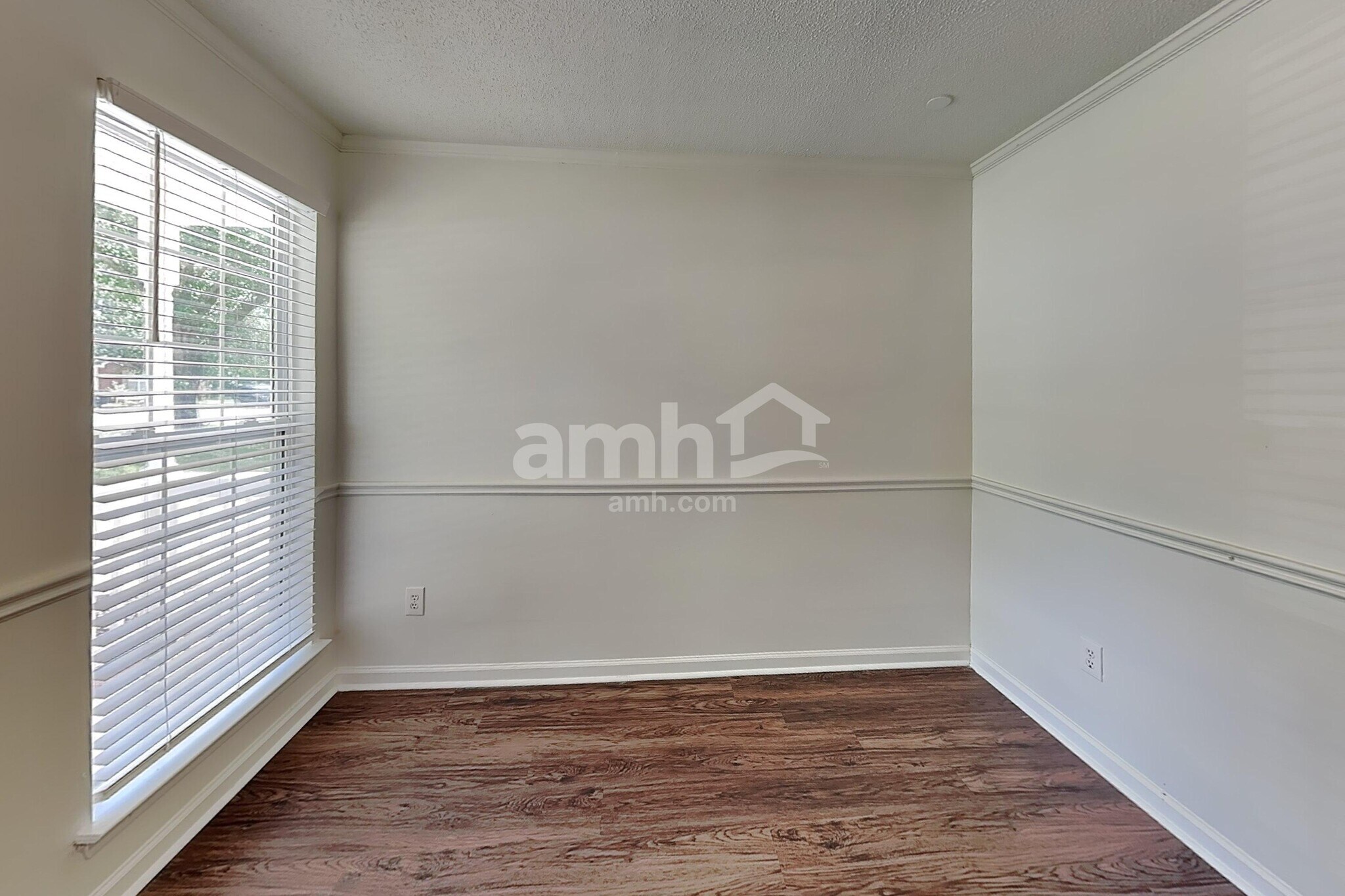 Building Photo - 1020 Ridgefield Cir
