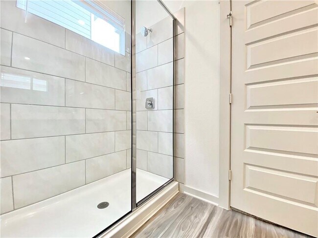 Building Photo - 100 Geminiflora Bend