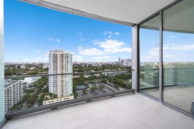 Building Photo - 175 SE 25th Rd