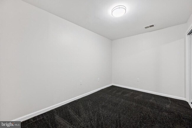 Building Photo - 14910 Cherrywood Dr