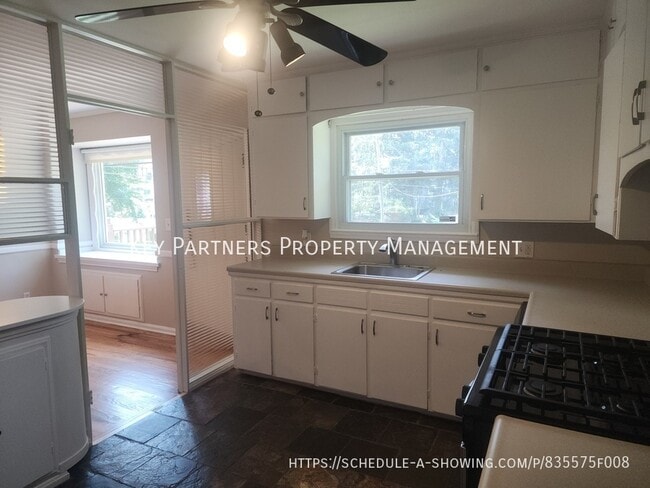 Building Photo - 5122 Clark-