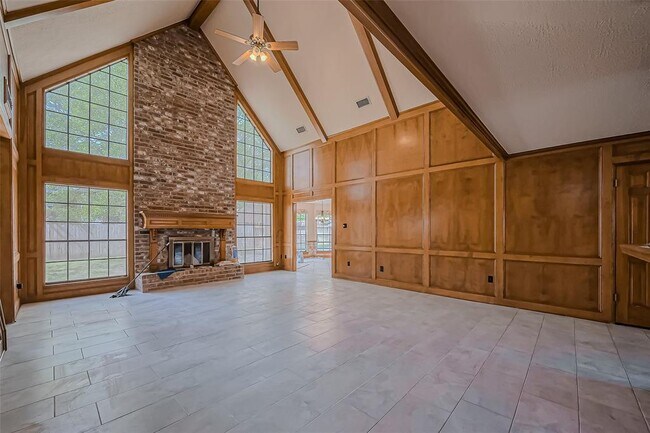 Building Photo - 18307 Champion Forest Dr