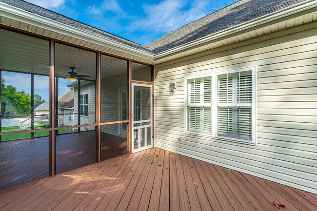 Building Photo - 7782 Prince Dr