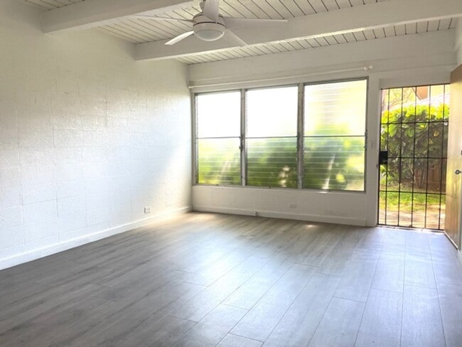 Building Photo - 2 Bedroom, 2 Bathroom, 1 Parking (Tropic G...