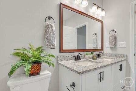 Building Photo - 8 Donny Cir