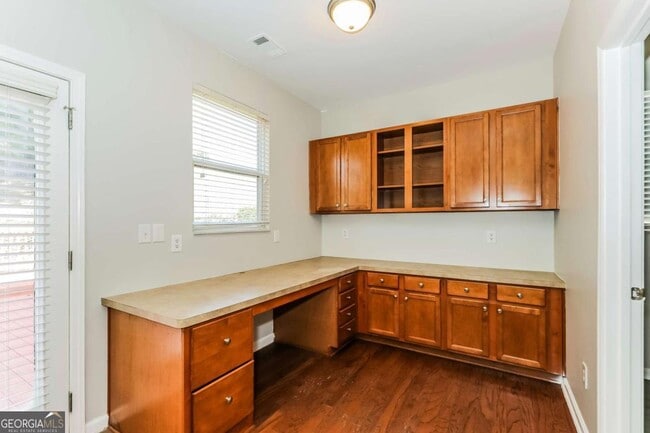 Building Photo - 5521 Village Trace