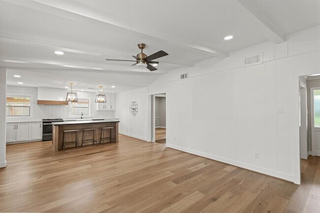 Building Photo - 1707 Imperial Crown Dr