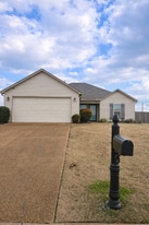 Building Photo - 30 Clovewood Cv