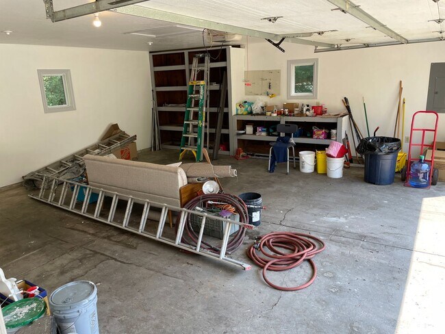 Building Photo - Charming 3-Bedroom Ranch Home in Comstock Park