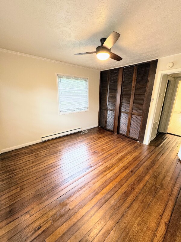 Building Photo - 465 East Dr