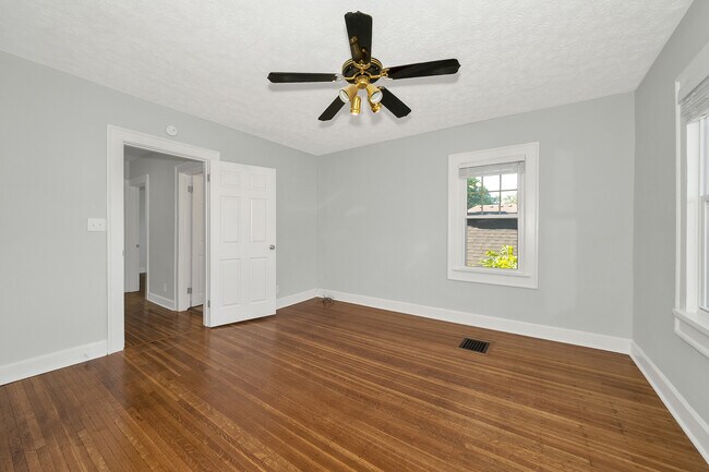 Building Photo - 3343 Carrollton Ave