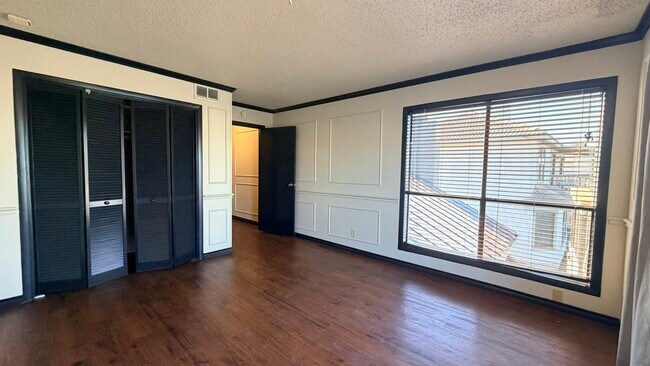 Building Photo - 13738 Tajamar St