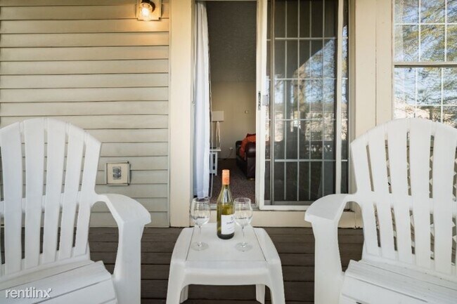 Building Photo - 6601 Reflections Dr