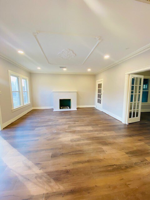 Building Photo - 4625 Bell St