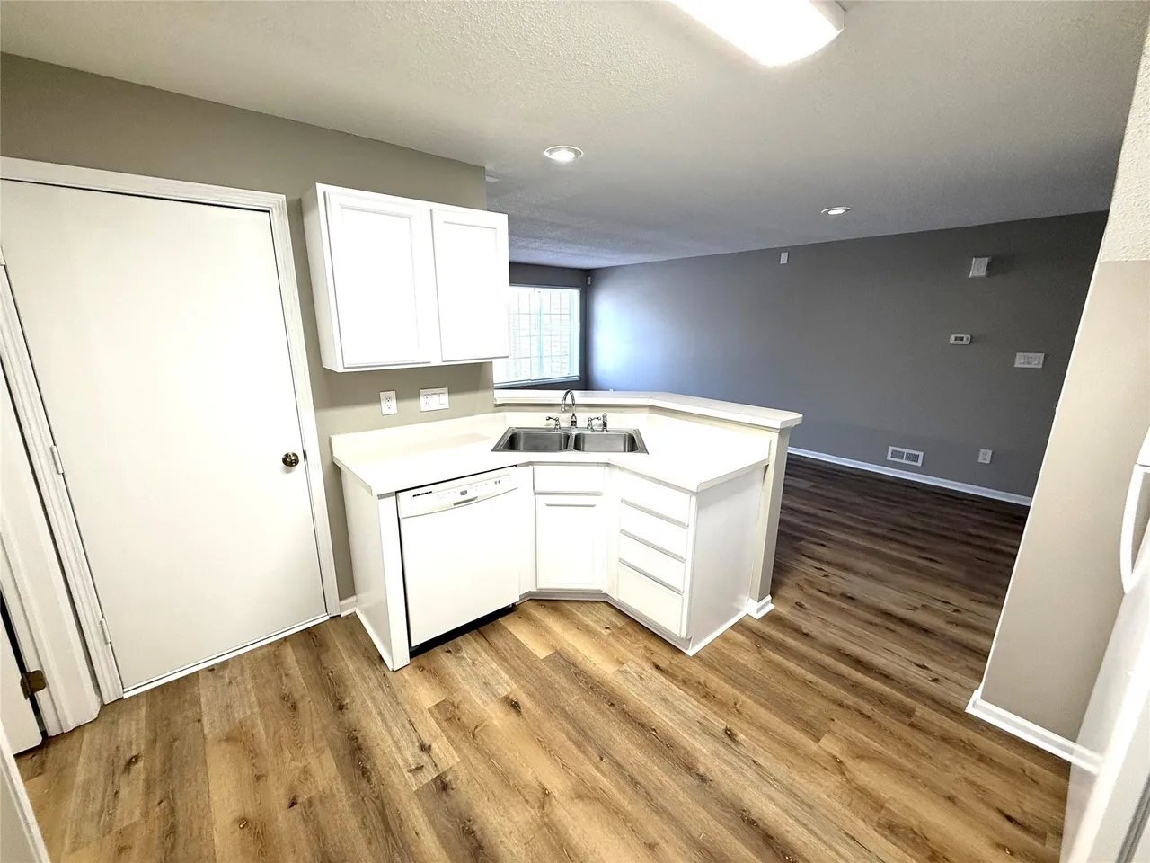 Building Photo - 6855 Woodland Ave