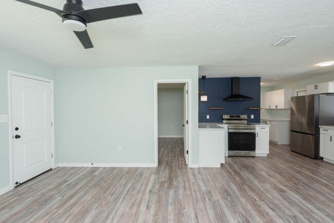 Building Photo - New Pool Home Rental Listing in Palm Bay Florida!