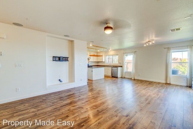 Building Photo - 3 br, 2.5 bath House - 516 Beckton Park Ave