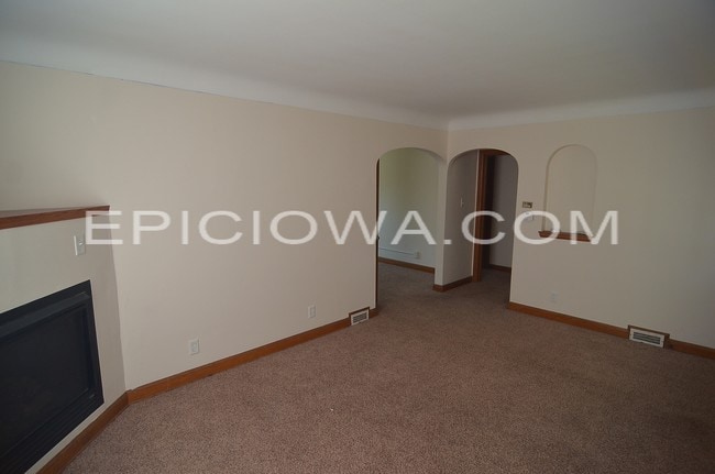 Building Photo - 1225 Oakland Rd NE