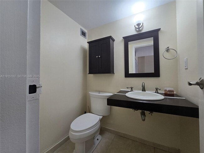 Building Photo - 17011 N Bay Rd