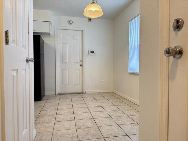 Building Photo - 215 Pinehurst Dr
