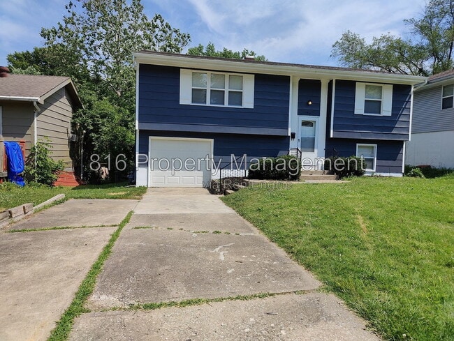 Building Photo - 7941 NE San Rafael Dr