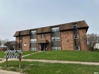 Building Photo - 3101 Twin Lakes Dr