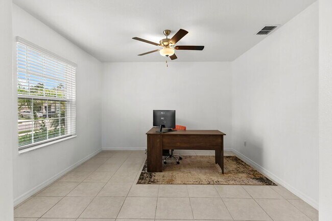 Building Photo - 1742 Red Loop