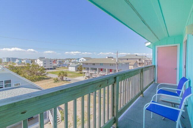 Building Photo - OFF-SEASON FURNISHED RENTAL