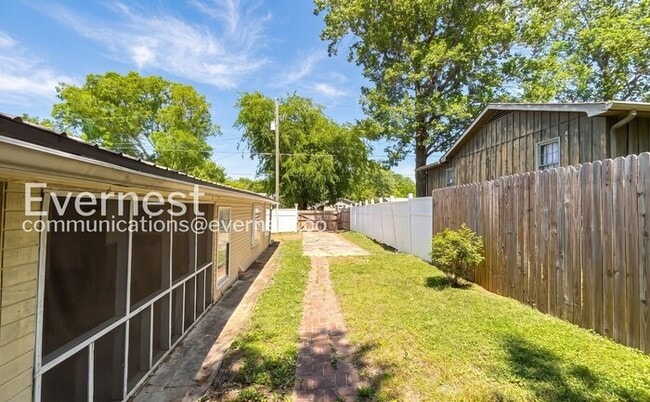 Building Photo - 5207 Evitt St