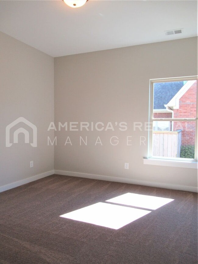 Building Photo - 105 Shepherds Loop
